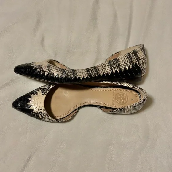 Tory Burch Black and Cream Snakeskin-Print Pointed Toe Flats - Picture 5 of 10